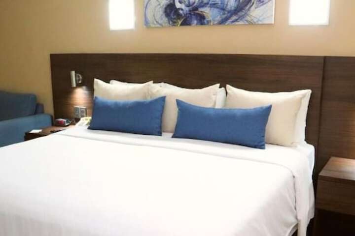Room 11 of 29