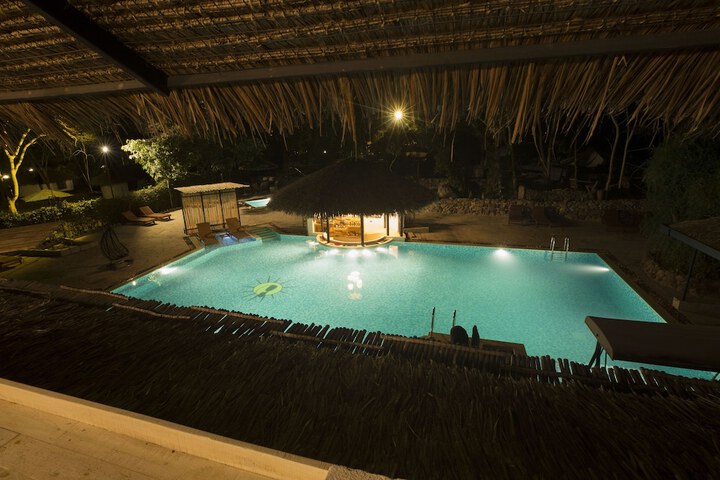 Pool 14 of 35