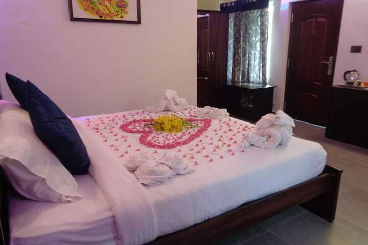 Room 4 of 48