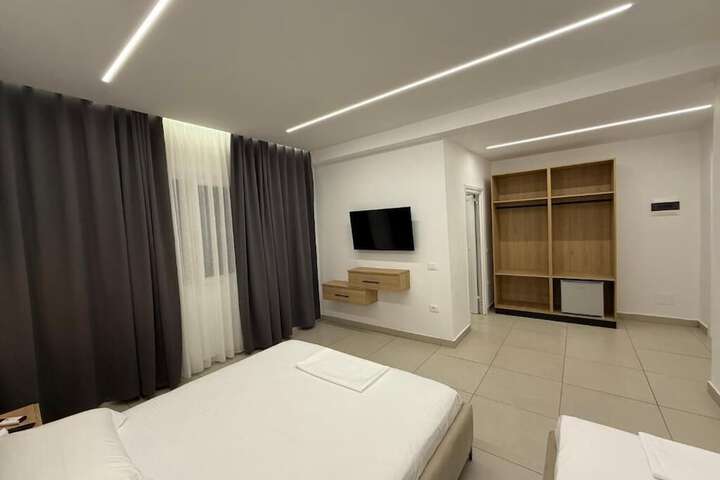 Room 8 of 62