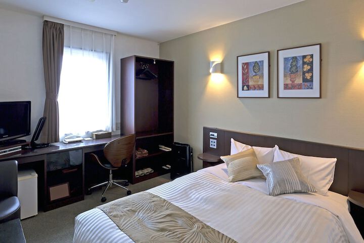 Room 35 of 97