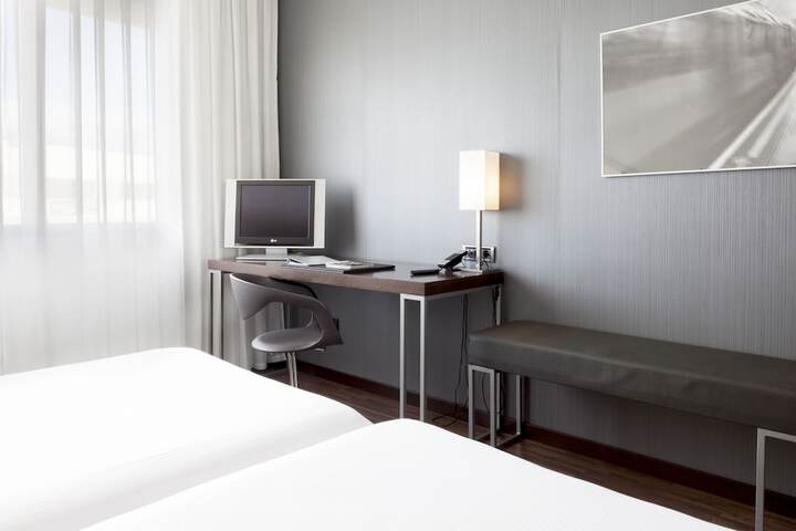 Room 27 of 57