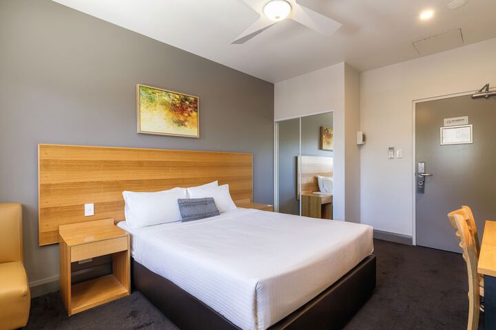 Room 10 of 35