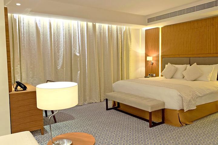 Room 22 of 83