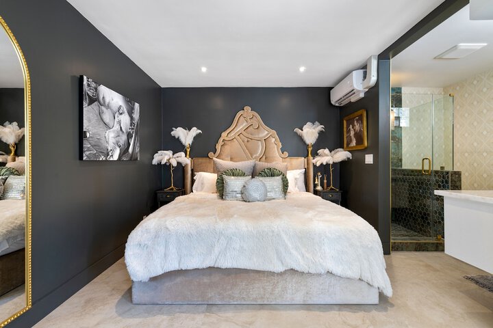 Room 3 of 151