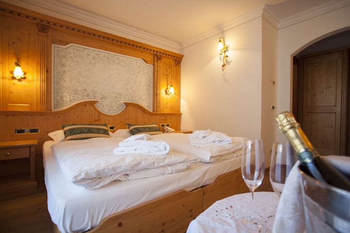 Room 4 of 91