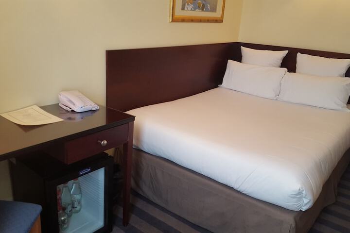 Room 16 of 65