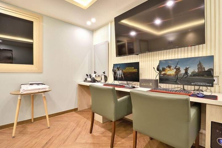 Room 15 of 63