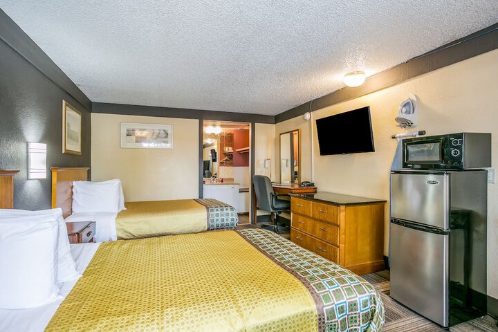 2 Double Beds (5 of 12)