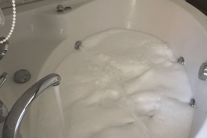 Hot Tub 10 of 13