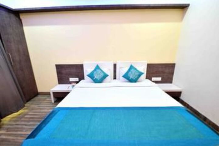 Room 10 of 20