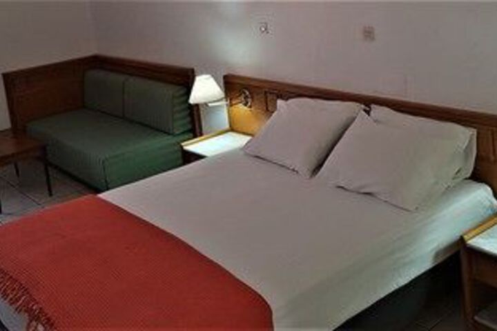 Room 15 of 44