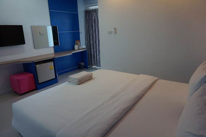 Room 15 of 28