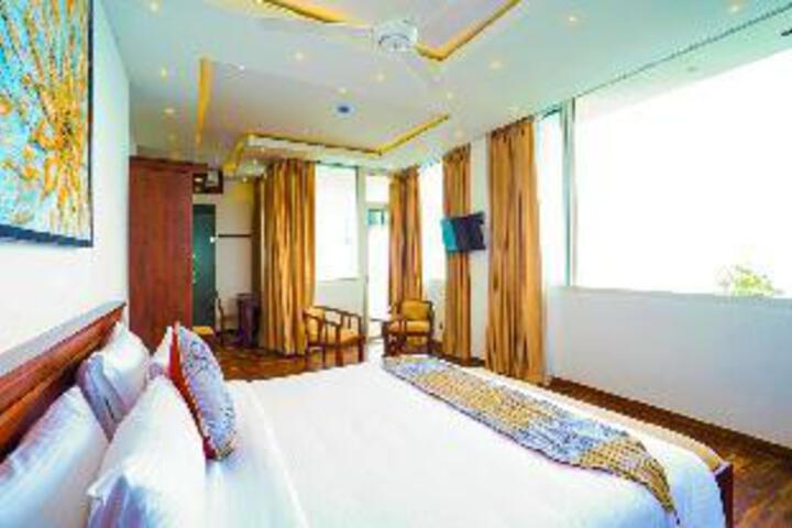 Room 16 of 76