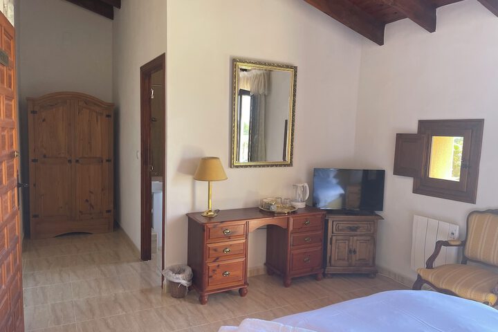 Room 3 of 25