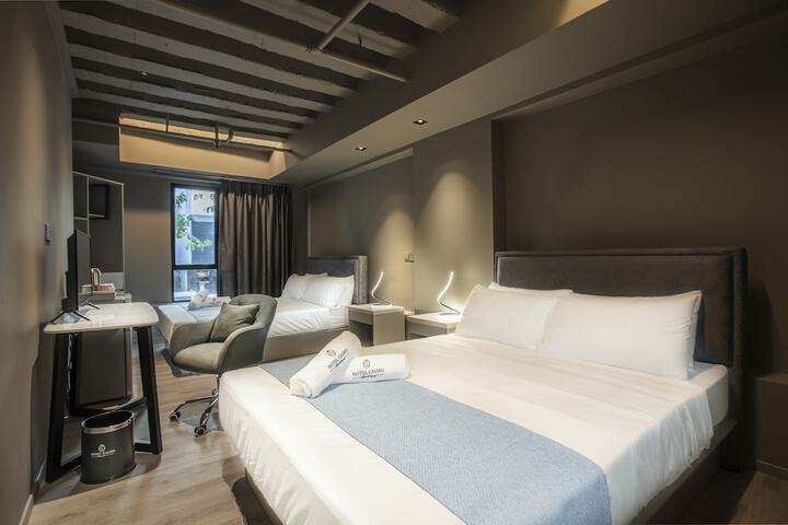Room 6 of 30