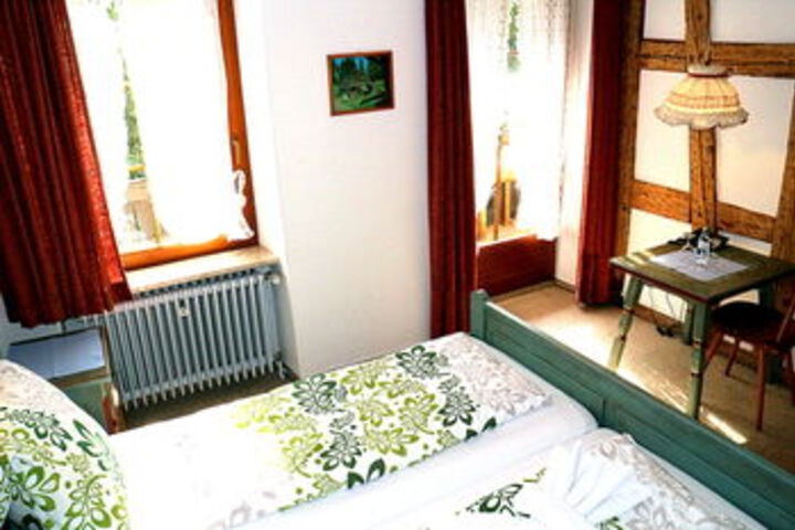 Room 12 of 25