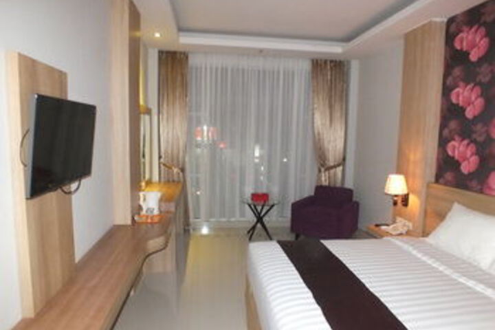 Room 10 of 24
