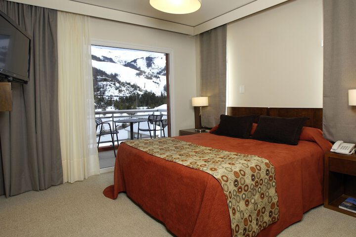 Room 6 of 32