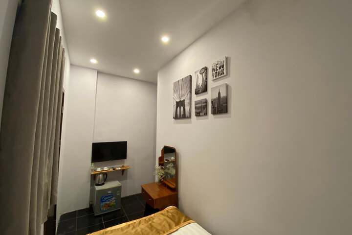 Room 16 of 57