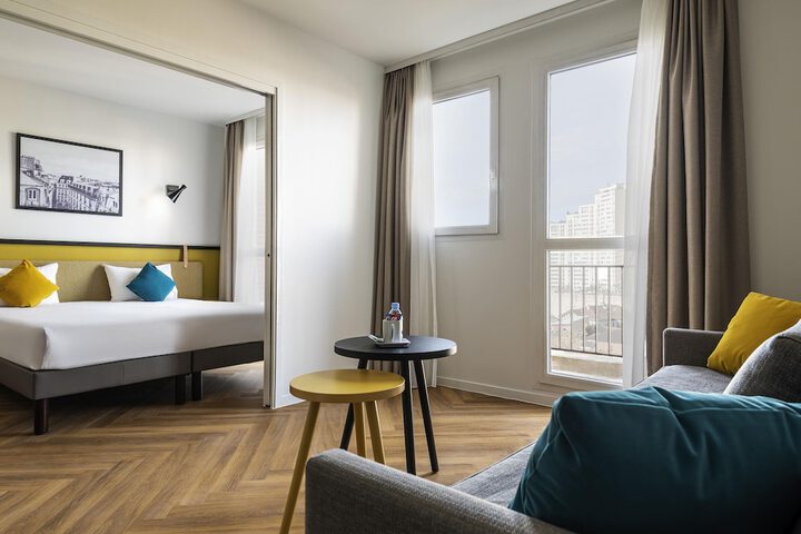 Room 10 of 42