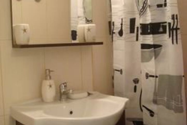 Room 2 of 36