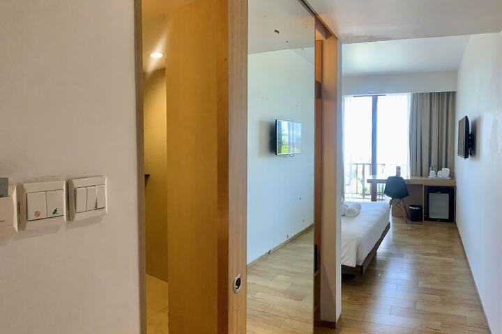 Room 11 of 50