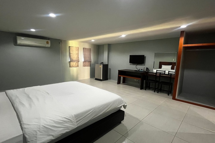 Room 9 of 53