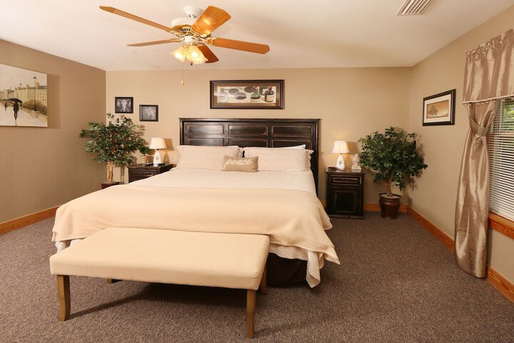 Room 5 of 38