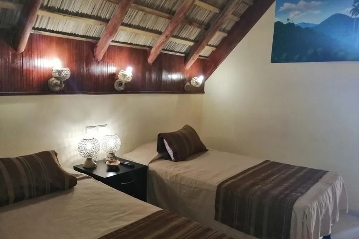 Room 2 of 10