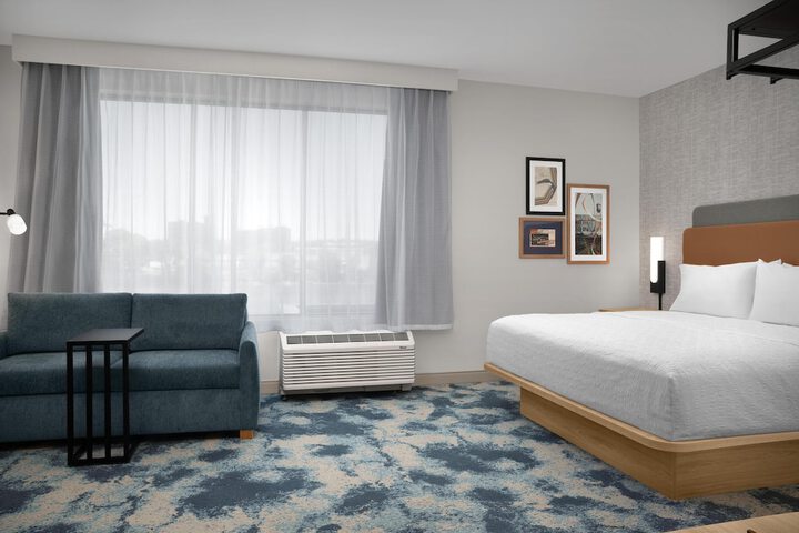 Room 21 of 38