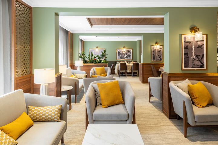 Entrance & Lobby