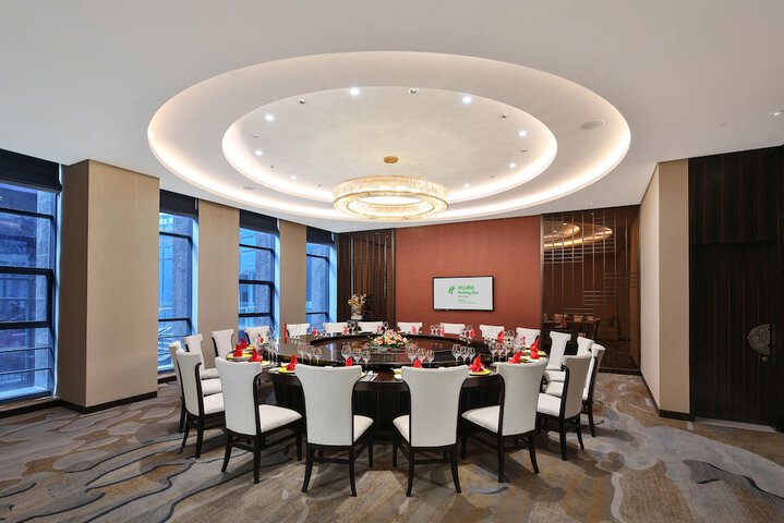 Dining 42 of 92