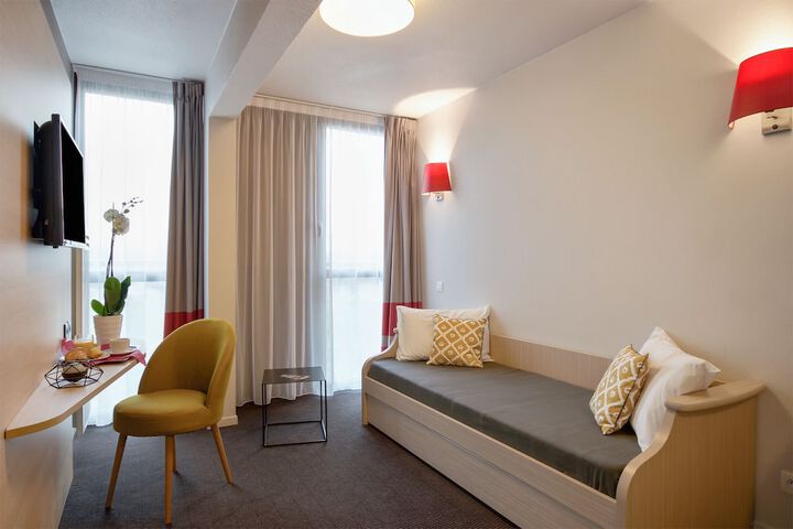 Room 28 of 41