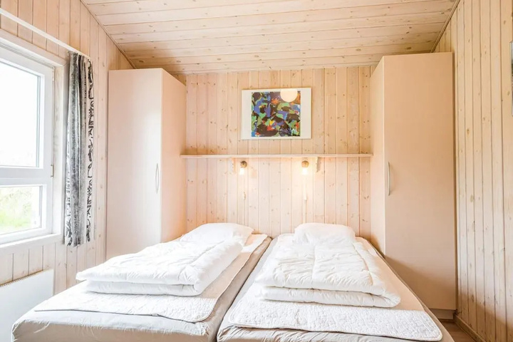 Room 2 of 14