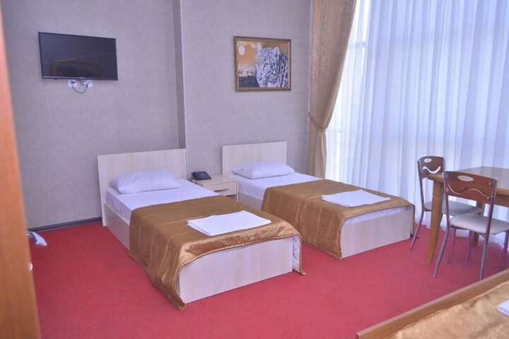Room 15 of 33