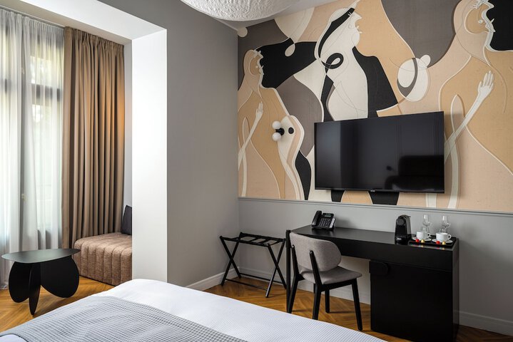 Room 44 of 87