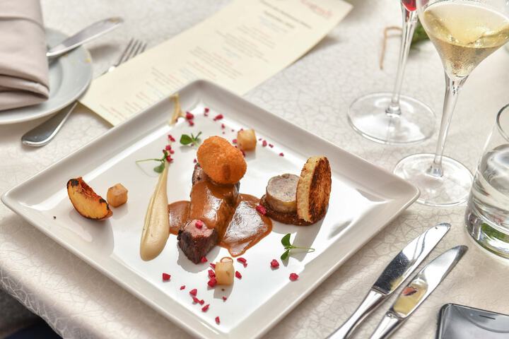 Dining 92 of 181