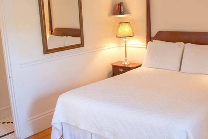 Room 8 of 27