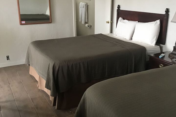 Room 9 of 22