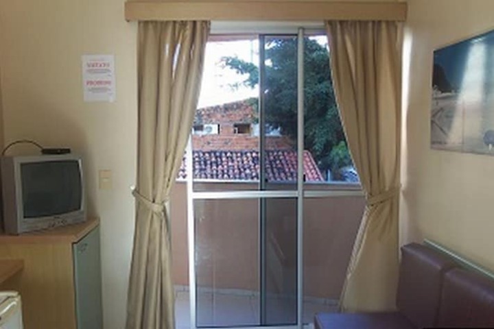 Room 12 of 80
