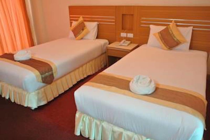 Room 8 of 31