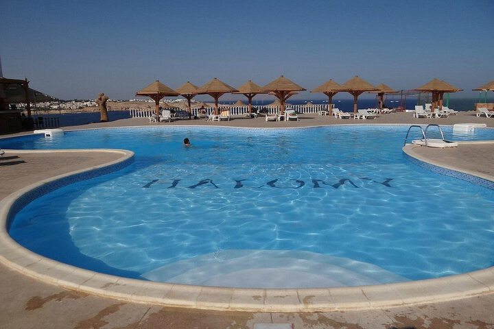 Pool 10 of 53