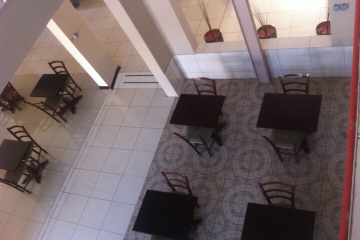Dining 16 of 26
