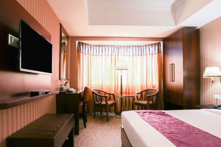 Room 6 of 53