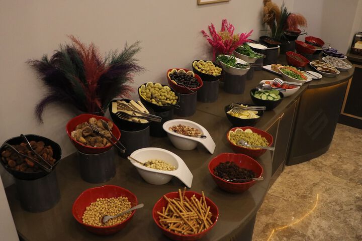 Dining 38 of 45
