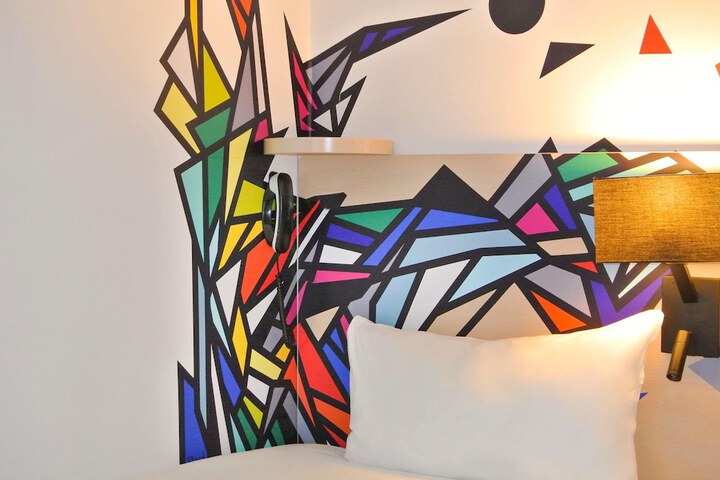 Room 10 of 62