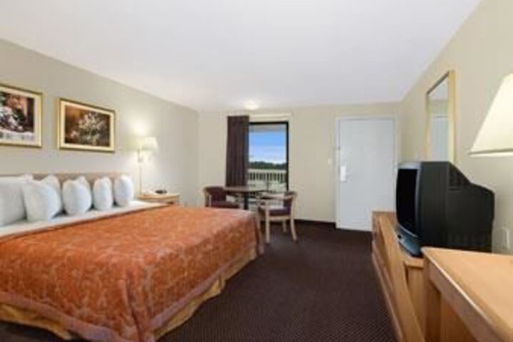 Room 13 of 26