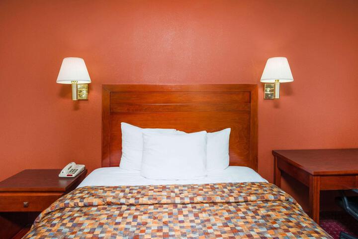 2 Queen Beds (4 of 14)