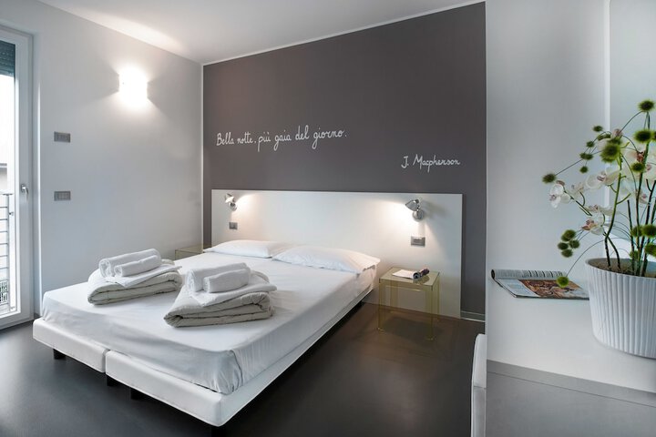 Room 5 of 28
